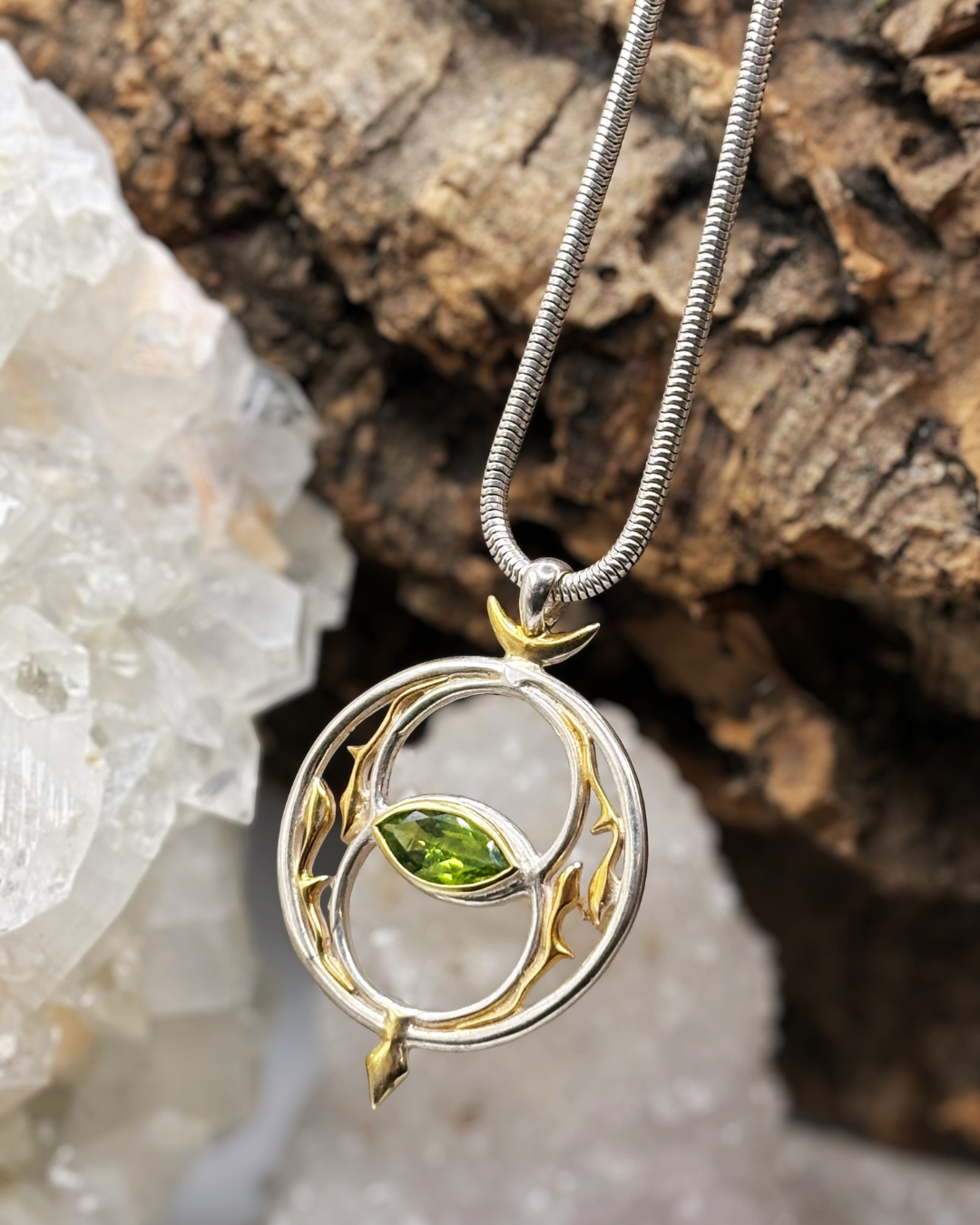Vesica with Peridot